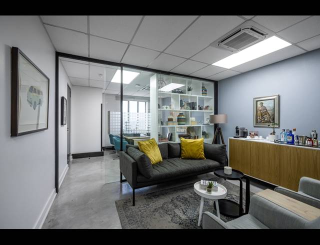 5,571M² OFFICE TO LET IN HYDE PARK